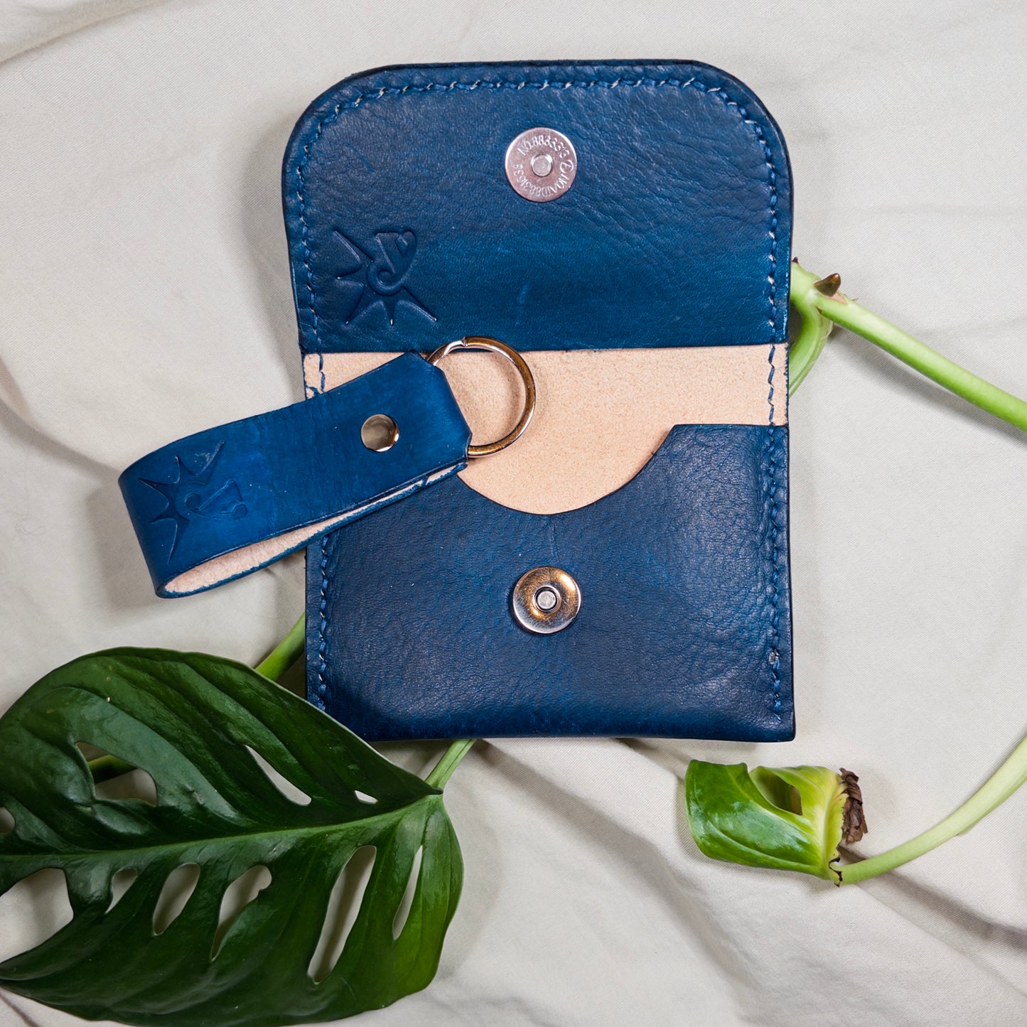 Loop Keychain + Sydney Wallet Holiday Bundle