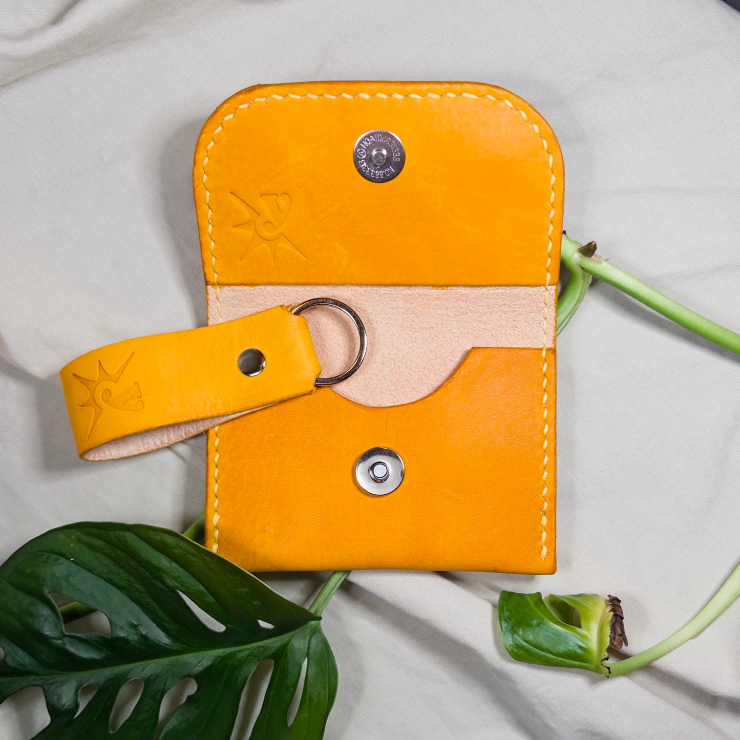 Loop Keychain + Sydney Wallet Holiday Bundle